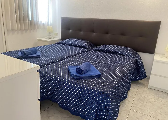 Apartment 1 Bed 18a1, Victoria Court 1, Cristianos, Tenerife Los Cristianos (Tenerife)